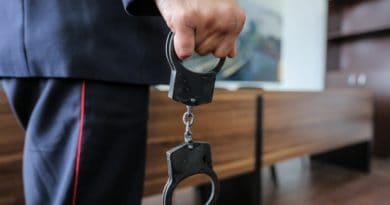 Кыргызстан: по факту вымогательства задержан сотрудник таможни