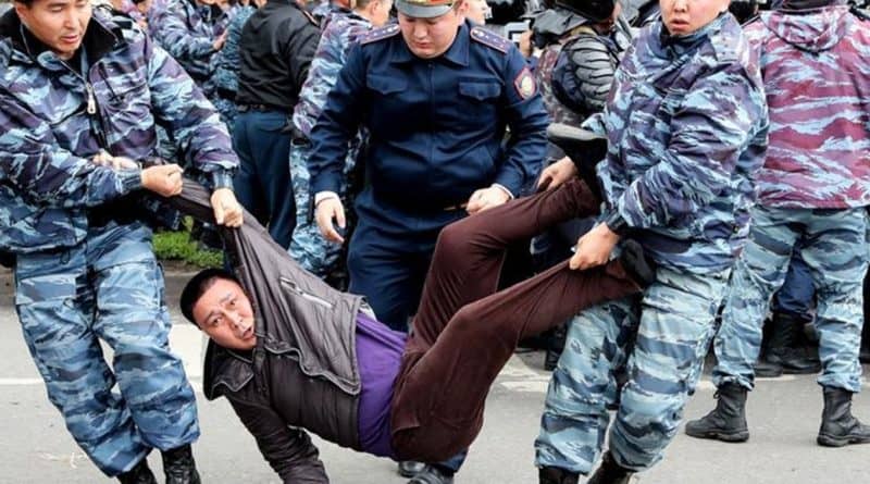 Kazakhstan: human rights defenders demand to stop kettling
