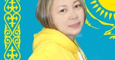 Казахстан: избитая полицейскими активистка вскрыла себе вены