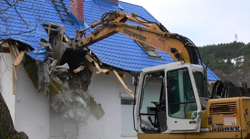 Uzbekistan: bailiffs were tried to set fire during the demolition of the house