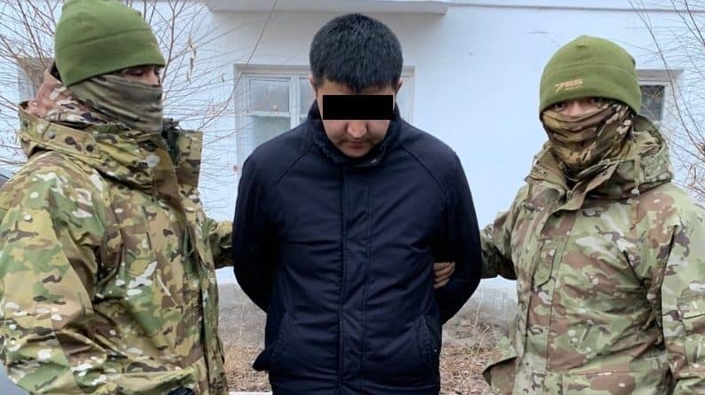 Кыргызстан: за вымогательство взятки задержан капитан внутренних дел