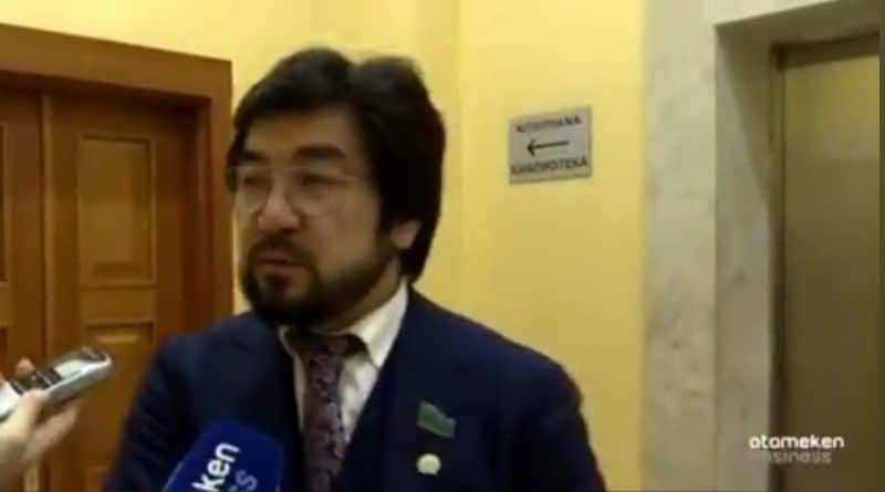 Казахстан: экс-депутат напал в лифте на журналистку