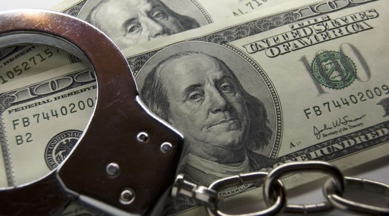 Кыргызстан: при получении взятки задержан сотрудник Соцфонда