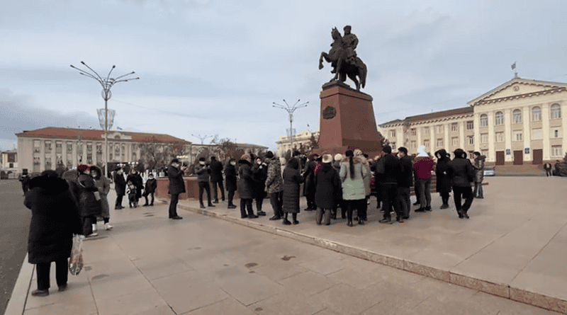 Kazakhstan: Police beat journalists who were covering rally