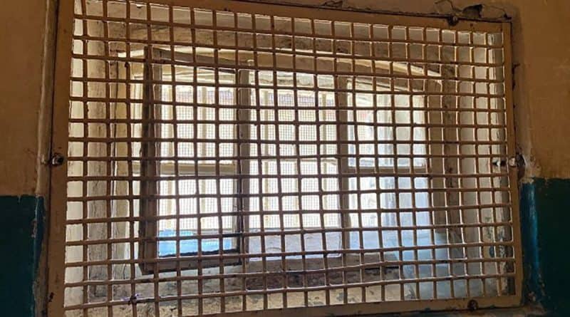 Кыргызстан: 11 человек изолятора Сузакского района пожаловались на пытки