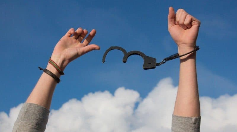 Казахстан: только два процента бывших осужденных смогли трудоустроиться в прошлом году